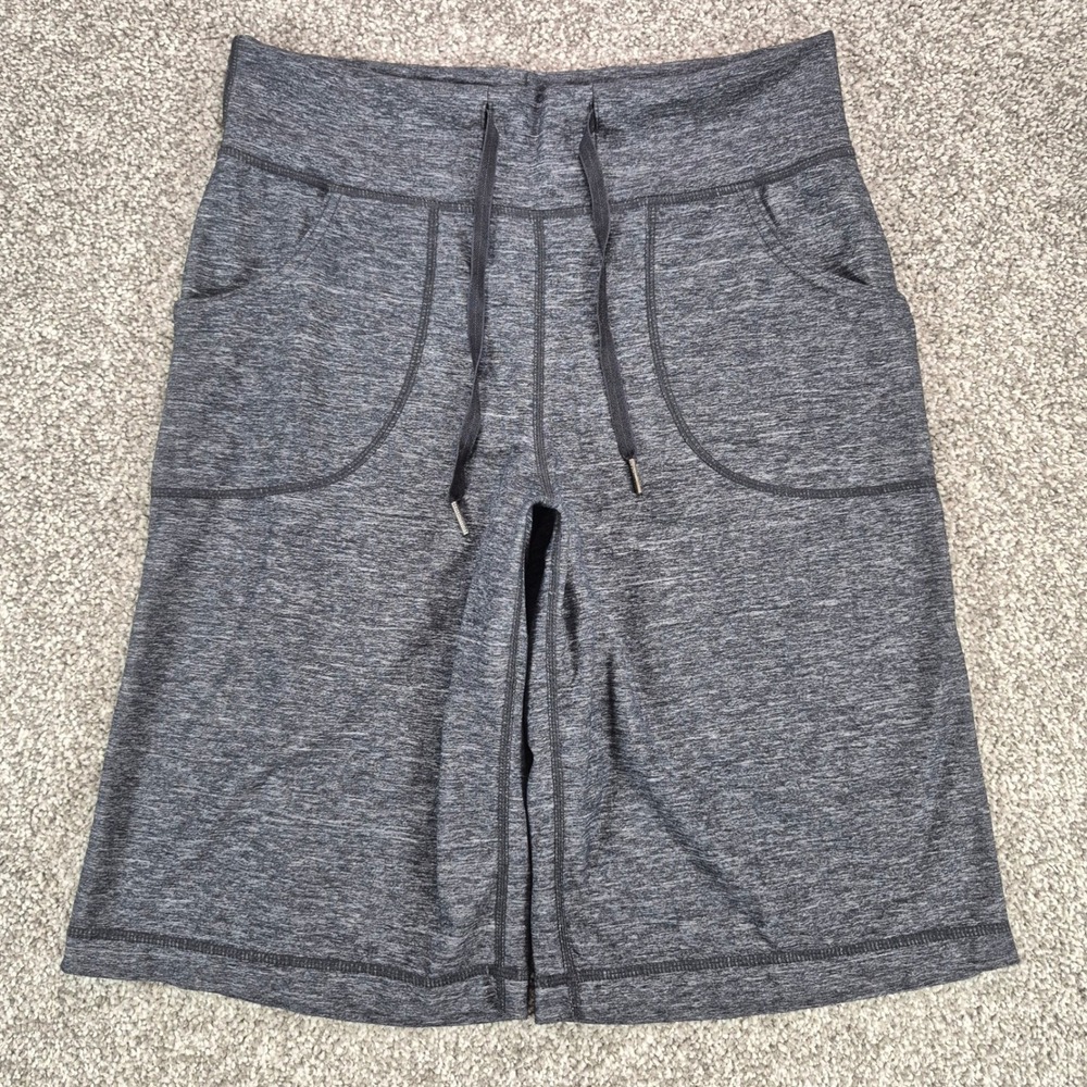 Lululemon Be Still Bermuda Shorts Womens 4 Gray Drawstring Pockets Yoga